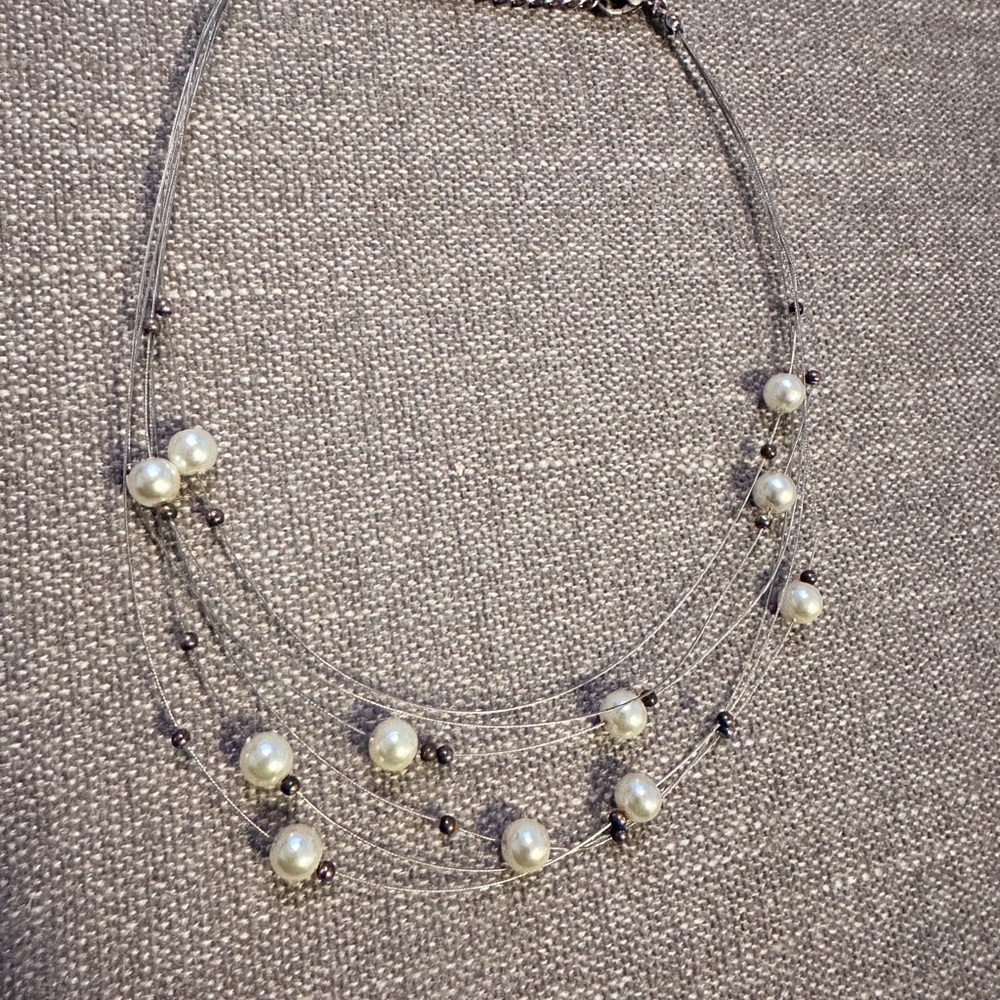 Silver Layered Necklace with Pearls